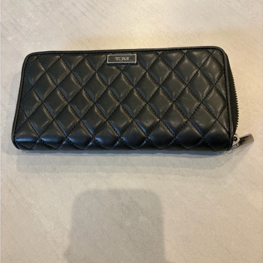 TUMI Quilted Zip-Around Continental Wallet Black Blue Leather
